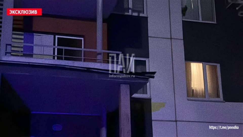 В Великих Луках женщина выпала с 14-го этажа дома и погибла В Великих Луках женщина выпала с 14-го этажа дома и погибла