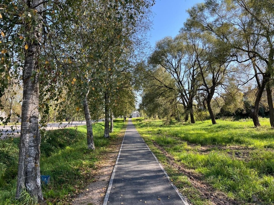 Ремонт пешеходных дорожек завершился в Плюссе