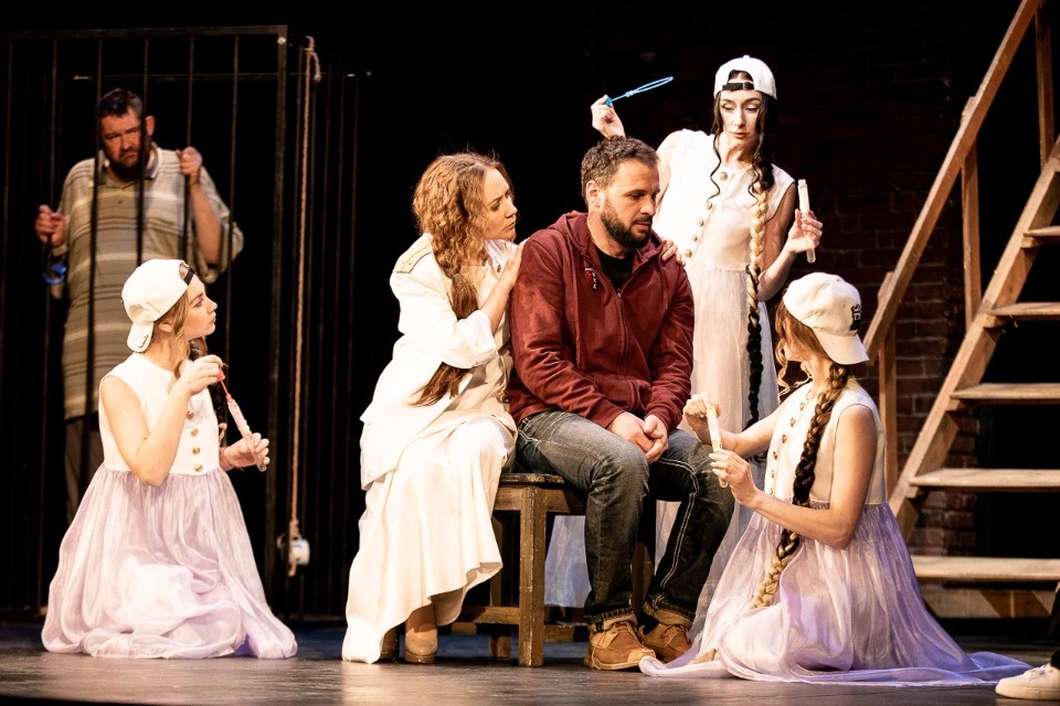 Донецкий академический молодежный театр вновь выступит в Пскове