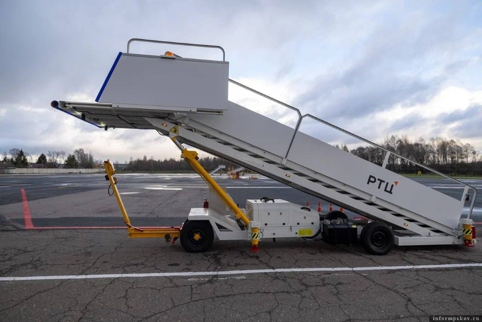 Михаил Ведерников анонсировал появление новых авиарейсов из Пскова 