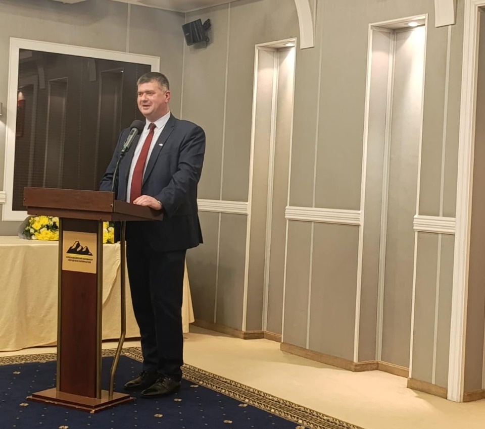 Коллектив ОАО «Новоизборский комбинат нерудных материалов» с юбилеем поздравил Игорь Иванов 