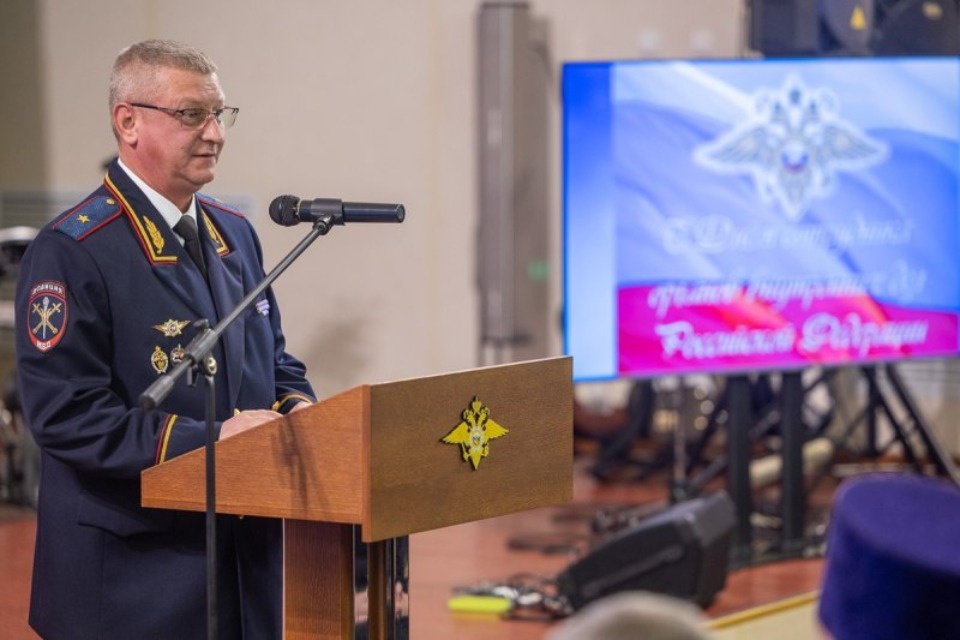 Михаил Ведерников наградил сотрудников псковского МВД в честь профессионального праздника Михаил Ведерников наградил сотрудников псковского МВД в честь профессионального праздника