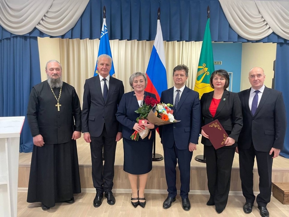 Наталья Иванова вступила в должность главы Плюсского муниципального округа