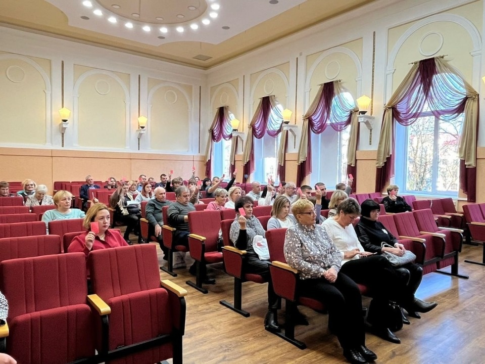 Игоря Иванова переизбрали председателем Псковской областной организации профсоюза работников жизнеобеспечения Игоря Иванова переизбрали председателем Псковской областной организации профсоюза работников жизнеобеспечения