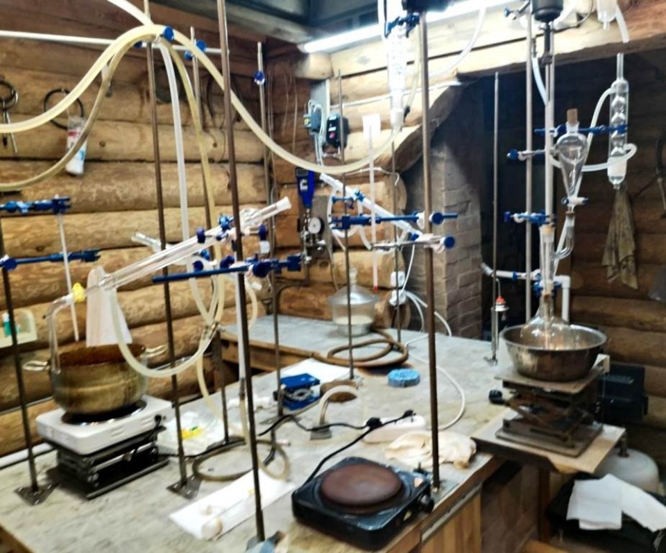 Полиция поймала организатора наркоцеха по производству мефедрона в Псковской области 