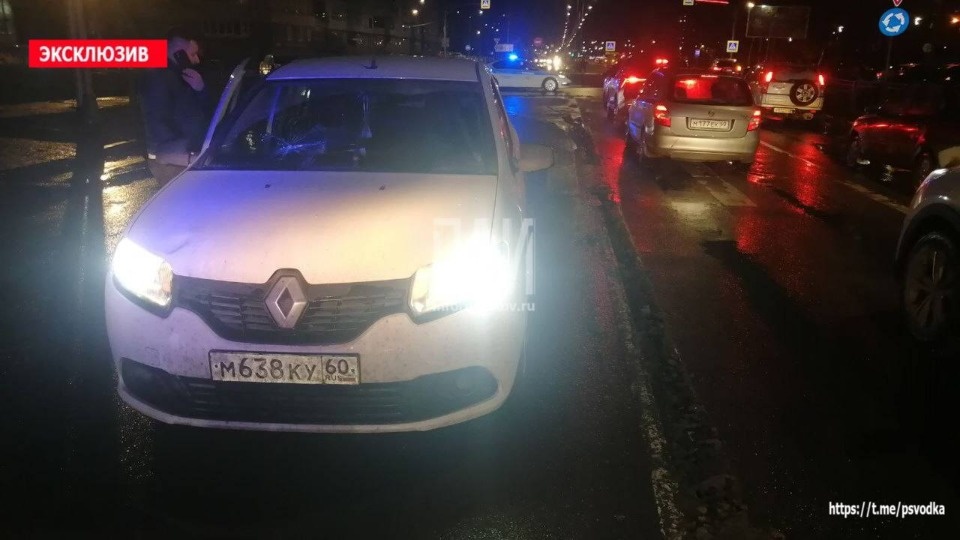В Пскове женщину сбил автомобиль 