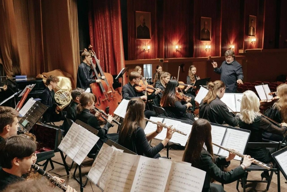 Студенческий Симфонический оркестр возродили в Псковской области после более чем 20-летнего перерыва Студенческий Симфонический оркестр возродили в Псковской области после более чем 20-летнего перерыва