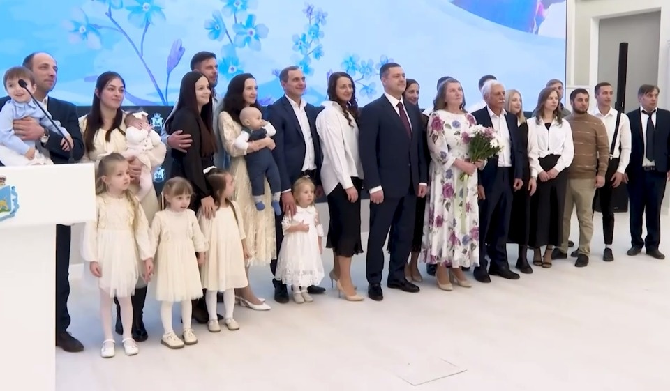 Звание «Мать-героиня» присвоено двум жительницам Псковской области