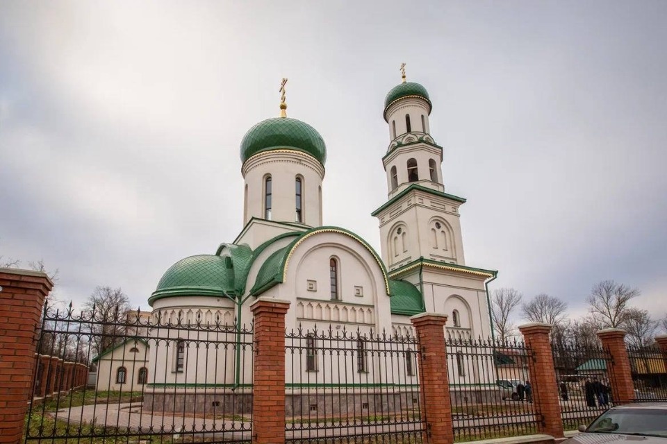 Новый храм освятили в Великих Луках Новый храм освятили в Великих Луках