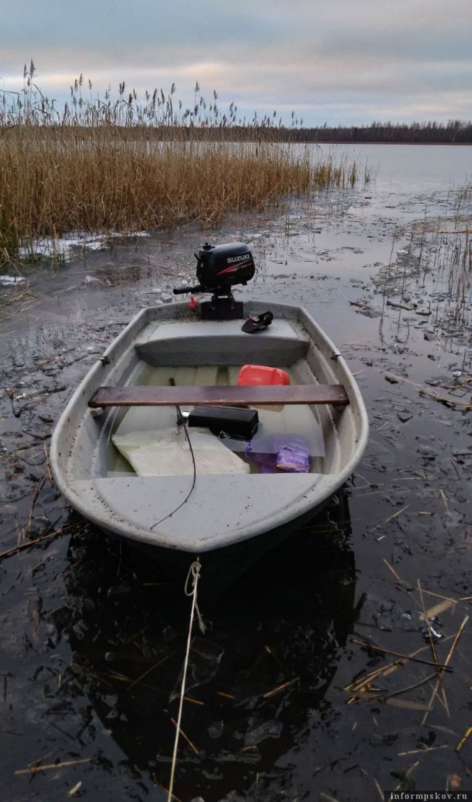 Рыболова спасли на Черном озере в Палкинском районе