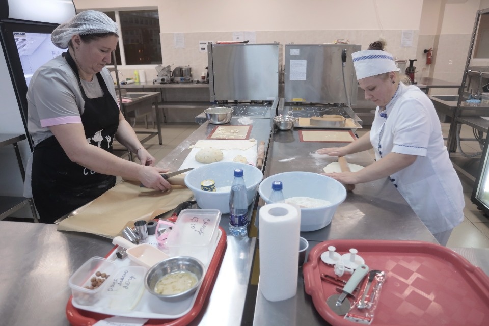 Четыре пекаря сразились за звание «Лучший по профессии» в Пскове Четыре пекаря сразились за звание «Лучший по профессии» в Пскове