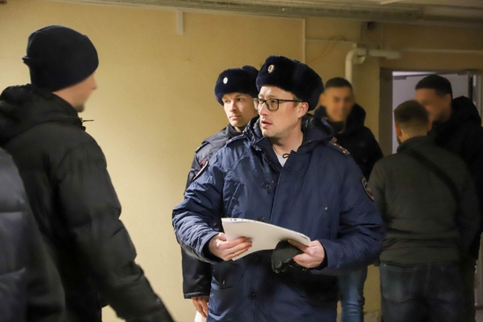 Более 130 иностранцев проверили полицейские в Псковской области