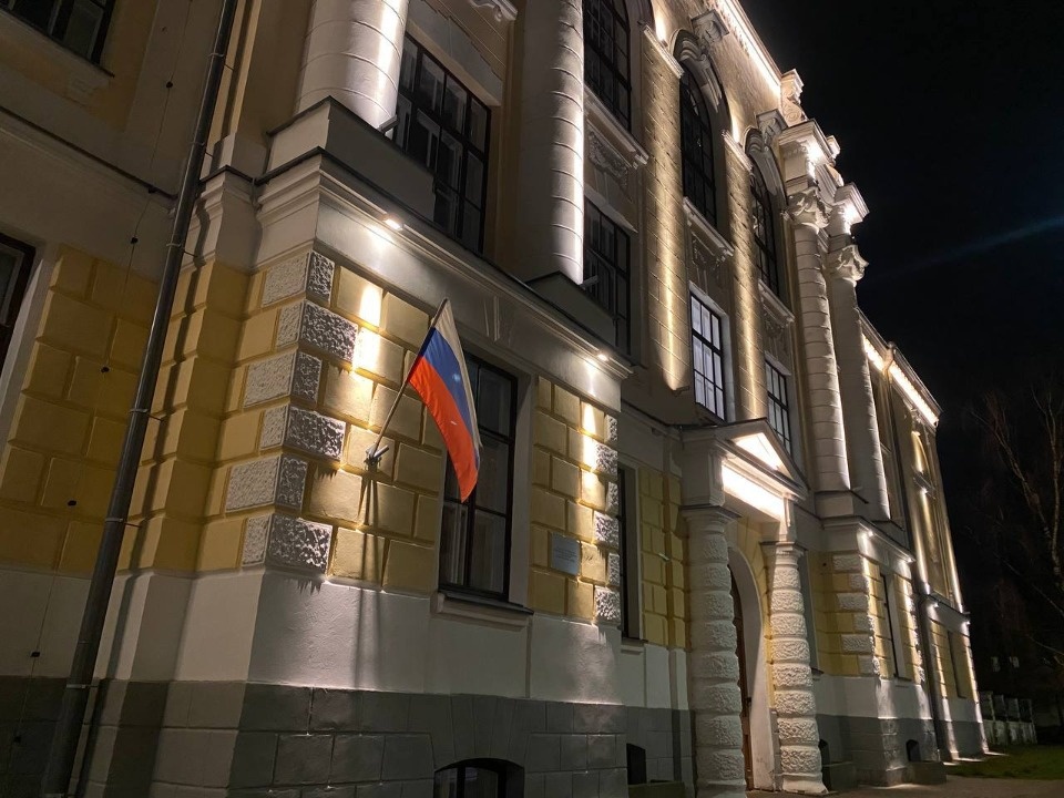 В центре Пскова тестируют архитектурную подсветку