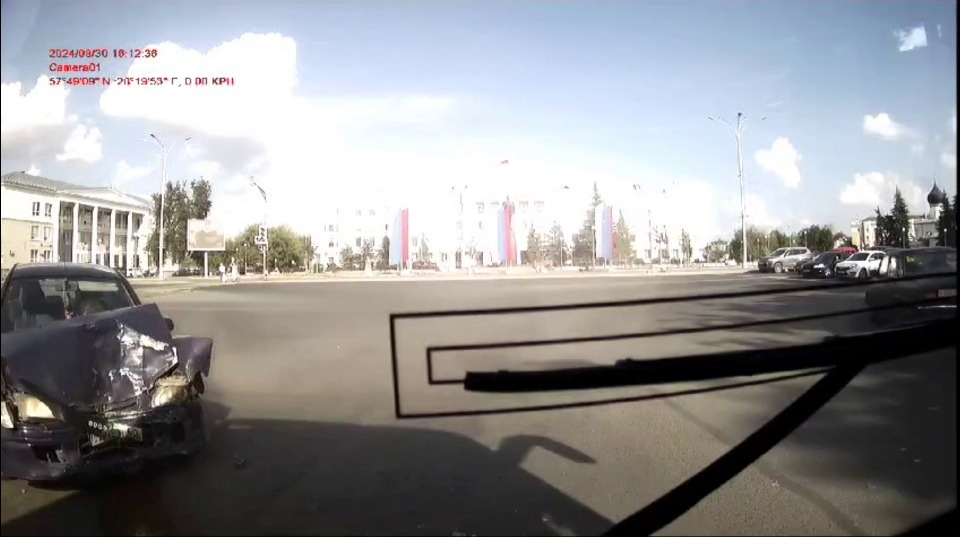 Псковичку лишили водительских прав за ДТП с автобусом на площади Ленина Псковичку лишили водительских прав за ДТП с автобусом на площади Ленина