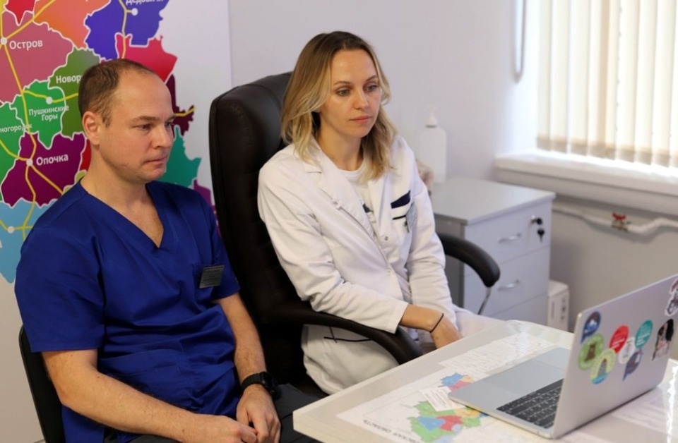 Псковские врачи поделились опытом с медиками из Запорожской области