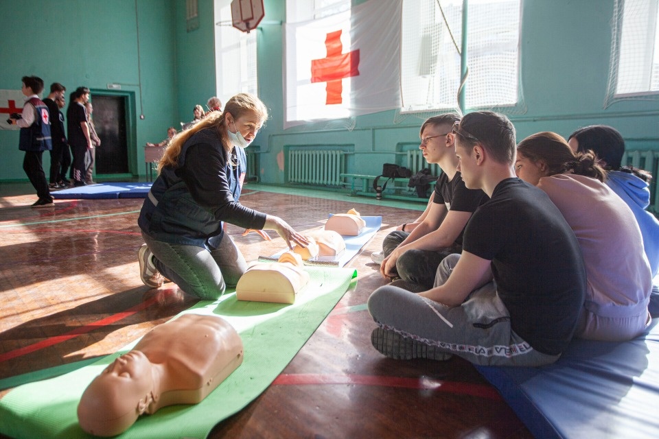 Порядка 160 тысяч псковичей обучат оказанию первой помощи