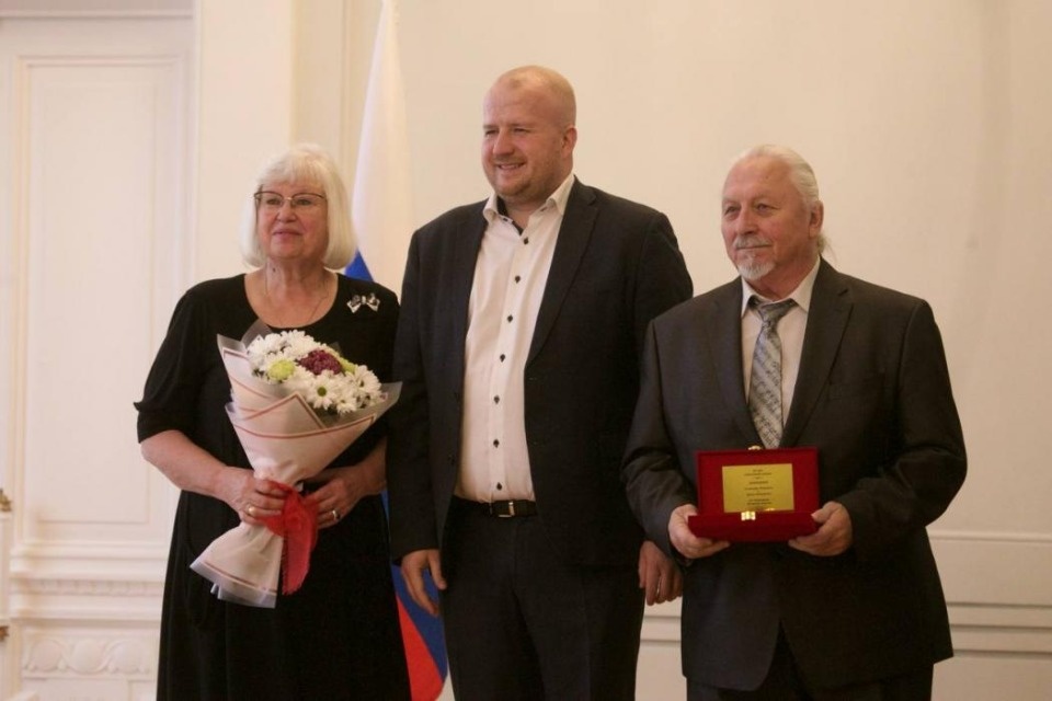 25 семьям из Пскова вручили медали за 50 лет совместной жизни 25 семьям из Пскова вручили медали за 50 лет совместной жизни