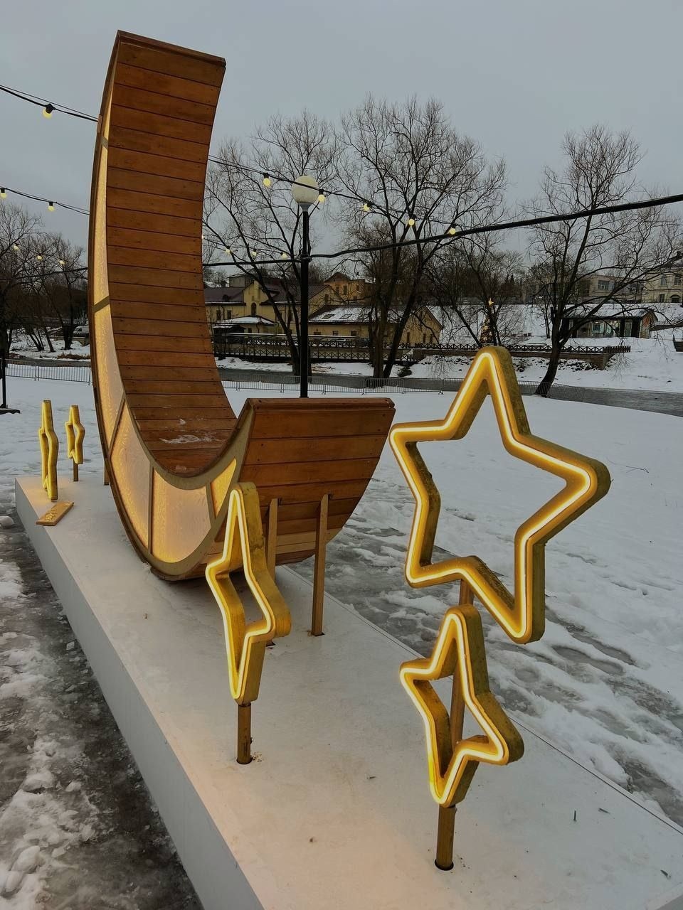 Новогодний парк световых фигур «Сказочный лес» начинает работу в Пскове с 20 декабря