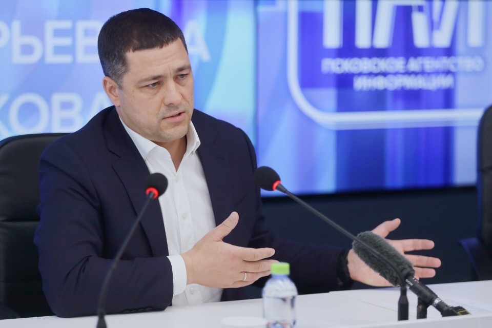 Ведерников: Анализируем информацию по обращениям жителей Псковской области с «Итогов года»