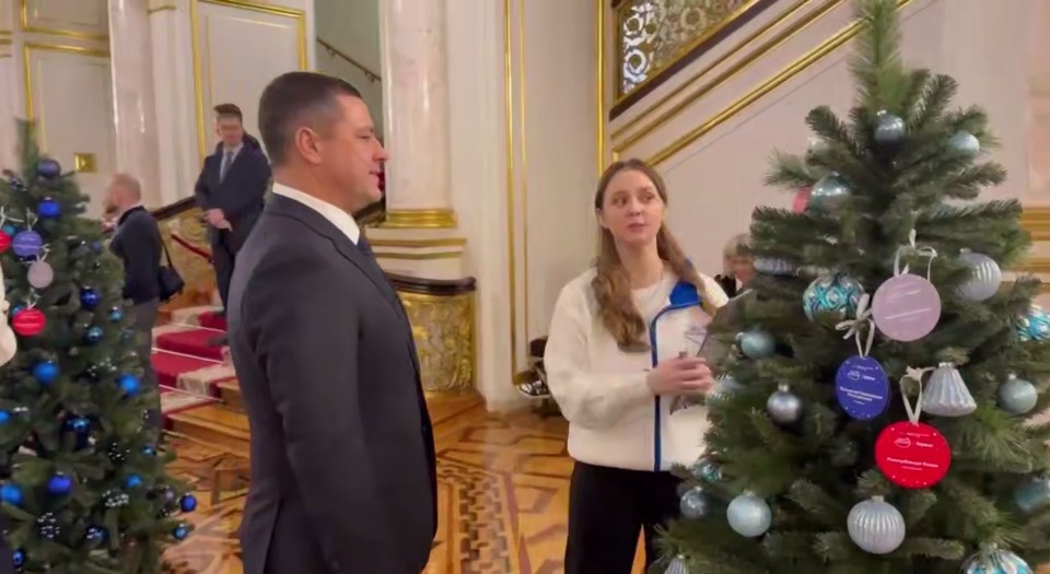 Михаил Ведерников исполнит три детских мечты с федеральной «Ёлки желаний»