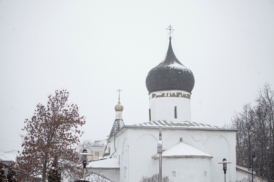 До +3 градусов и небольшой мокрый снег прогнозируются в Псковской области 24 декабря