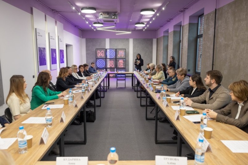 В псковских районах до конца года откроют Центры подготовки Международного волонтерского корпуса 80-летия Победы