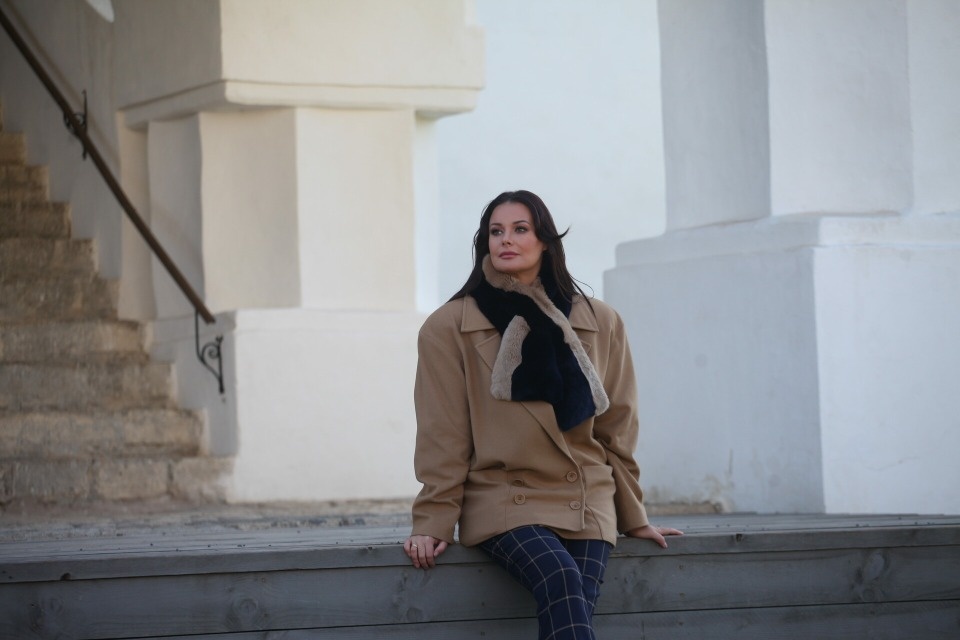 Телеведущая Оксана Федорова поздравила псковичей с Новым годом