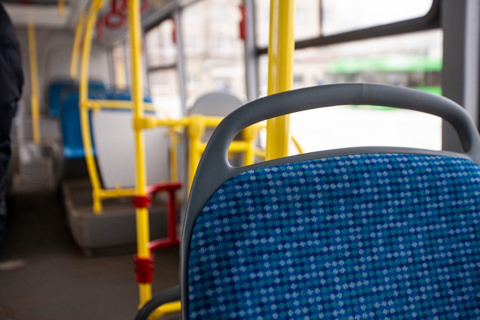 Автобус №53 вновь возит пассажиров до аэропорта в Пскове 