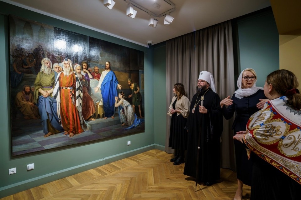 Выставка «Вслед за Христом» будет работать в картинной галерее в Печорах до осени