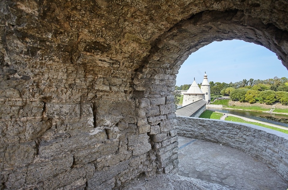 С 1 марта экскурсоводам без лицензии запретят работать в Псковской области