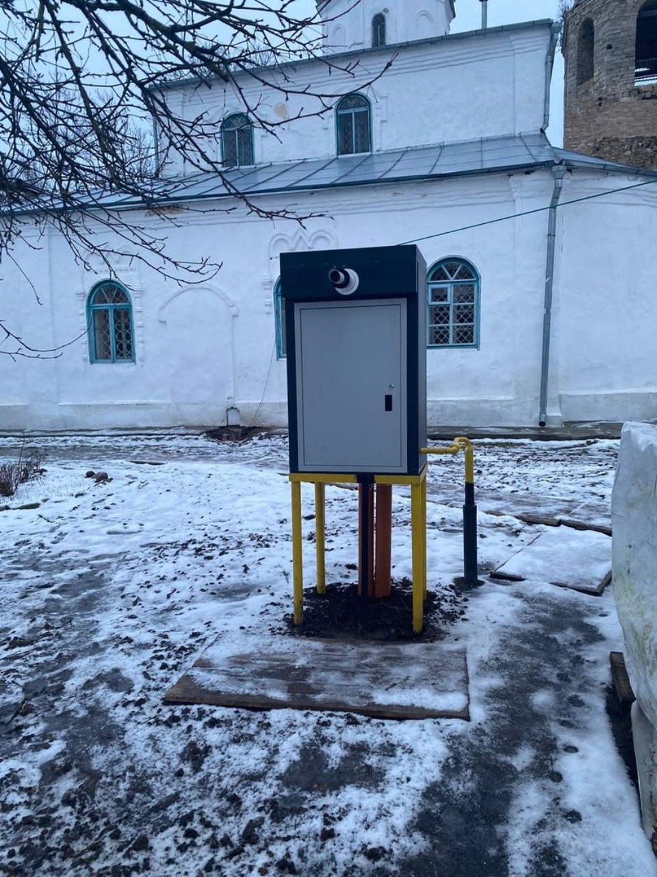 В Порхове газифицировали православный храм XV века