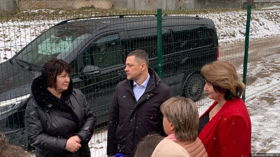 Губернатор побеседовал с посетителями новой врачебной амбулатории в Писковичах