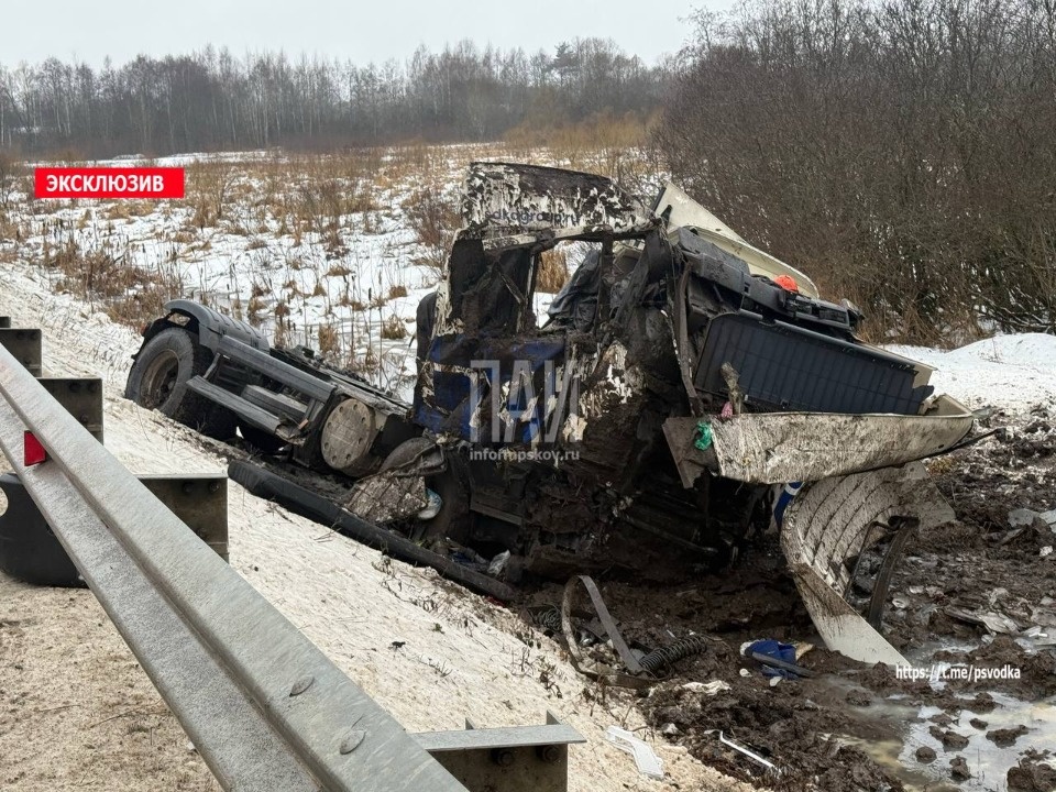 Авария с участием молоковоза произошла в Плюсском районе Авария с участием молоковоза произошла в Плюсском районе