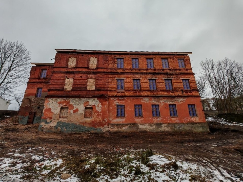 Первоочередные противоаварийный работы прошли в «Доме Седельщикова» в Пскове 