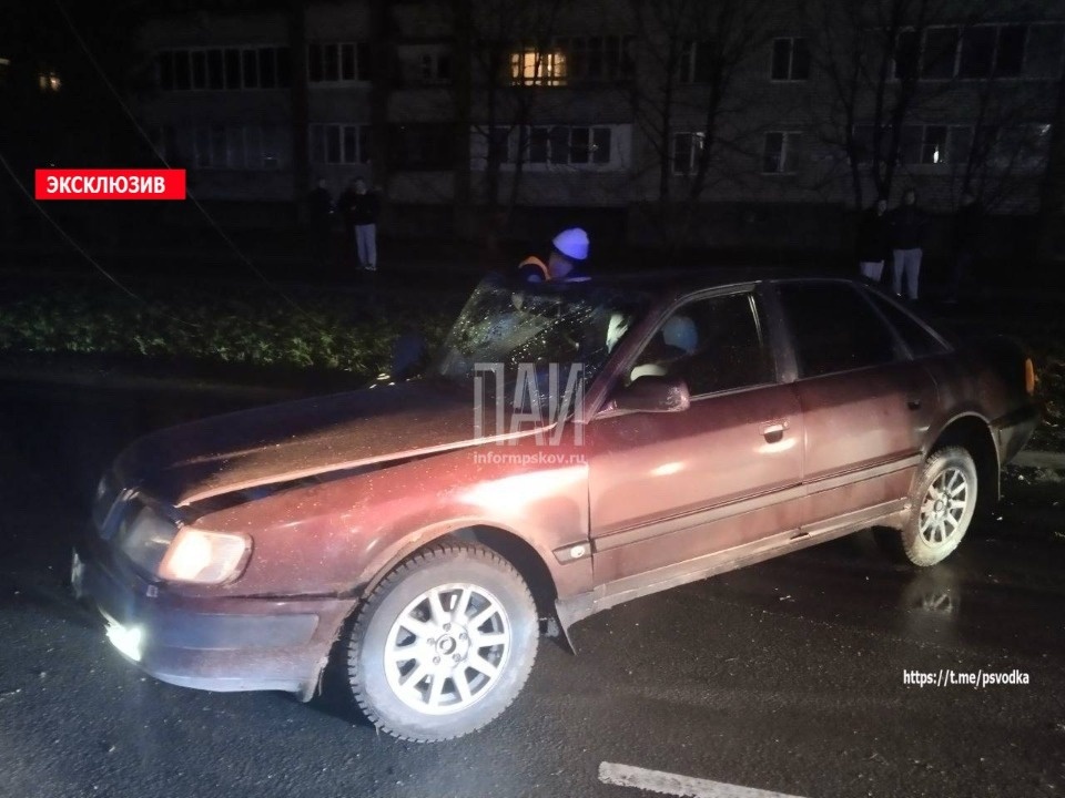 18-летнего парня госпитализировали после ДТП в Пскове 18-летнего парня госпитализировали после ДТП в Пскове