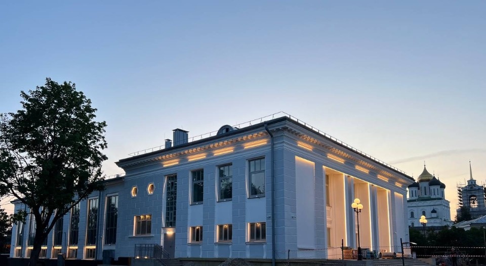 Открытие библиотеки имени Василёва в Пскове приурочат к Дню флага Псковской области