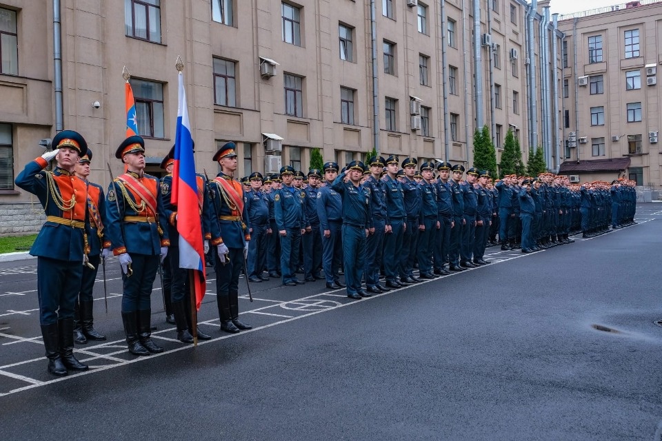Псковских старшеклассников приглашают поступить в Санкт-Петербургский университет ГПС МЧС России на бюджетной основе
