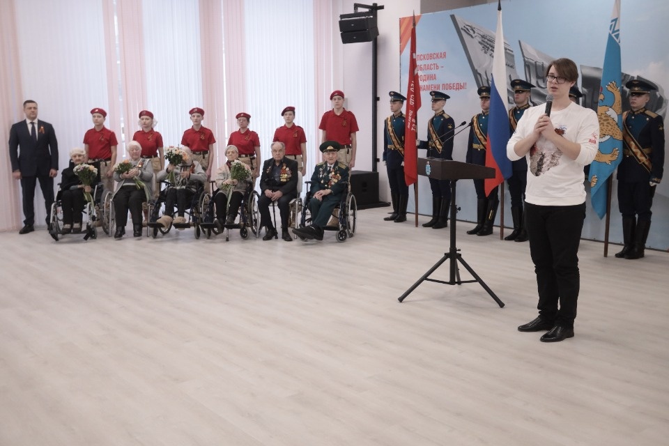 Награждение псковских ветеранов юбилейными медалями Награждение псковских ветеранов юбилейными медалями