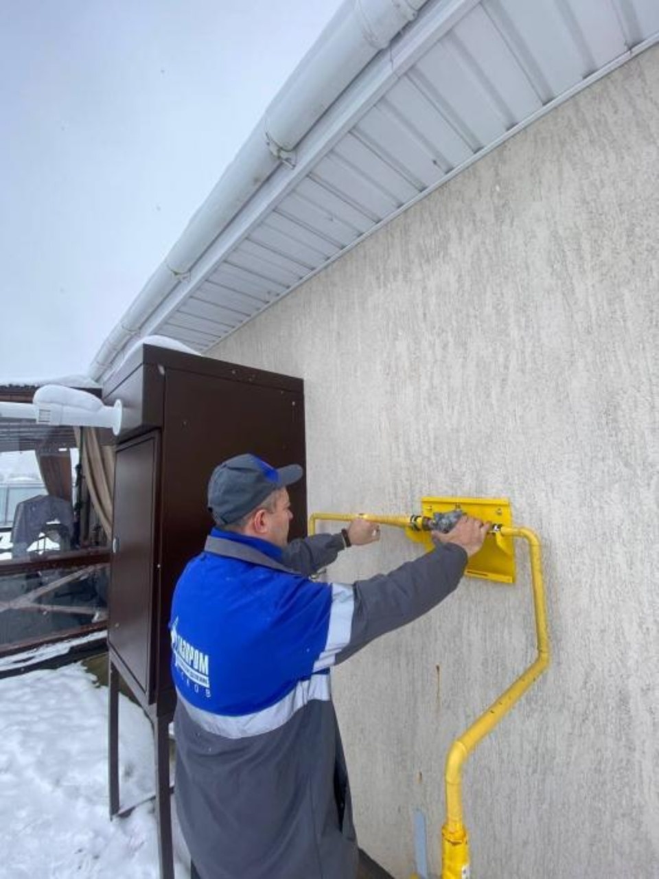 Газ появился в десяти домах на улице Урожайной в деревне Родина Псковского района