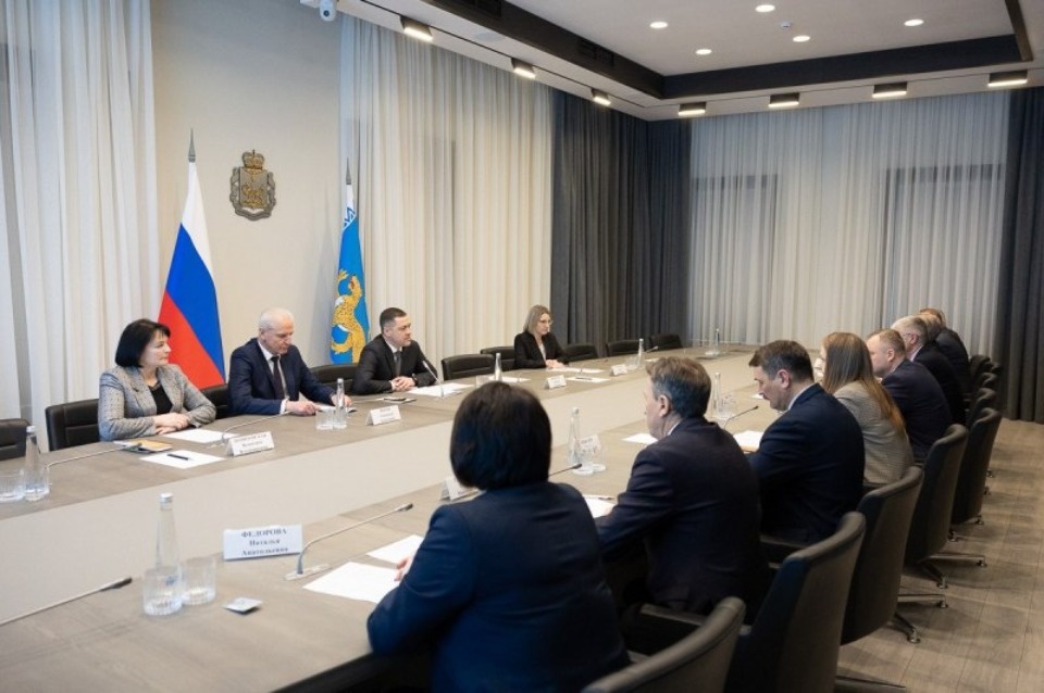 Окончание перехода к одноуровневой системе управления обсудили в Псковской области