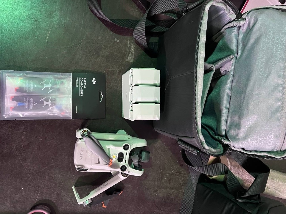 Пять квадрокоптеров передали псковские таможенники на нужды СВО