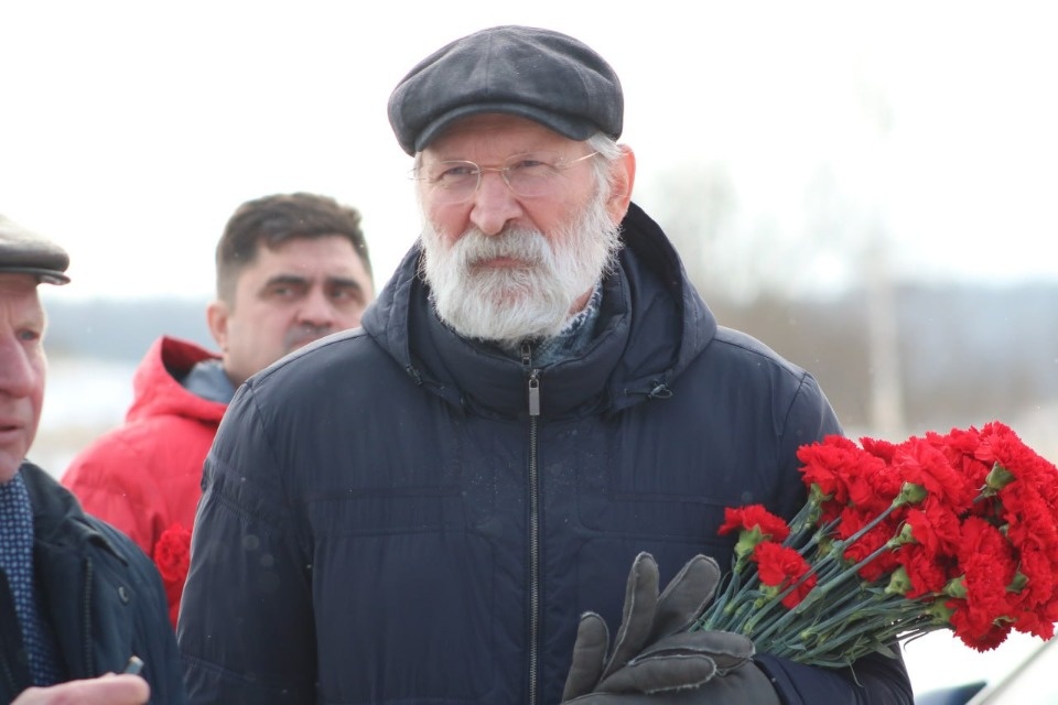 Федор Добронравов принял участие в открытии памятной доски советскому герою Матвею Кузьмину в Великолукском районе