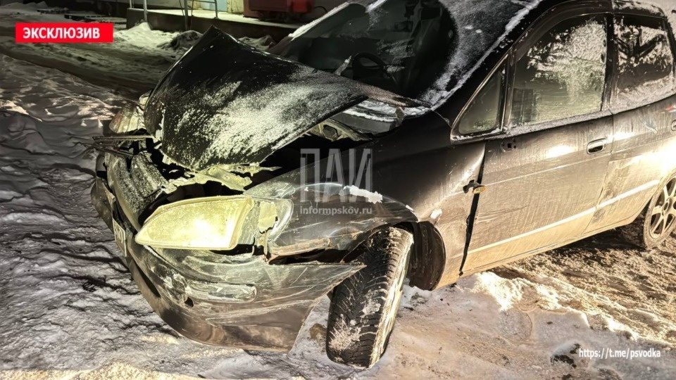 Пьяный водитель протаранил десять машин в Пскове Пьяный водитель протаранил десять машин в Пскове