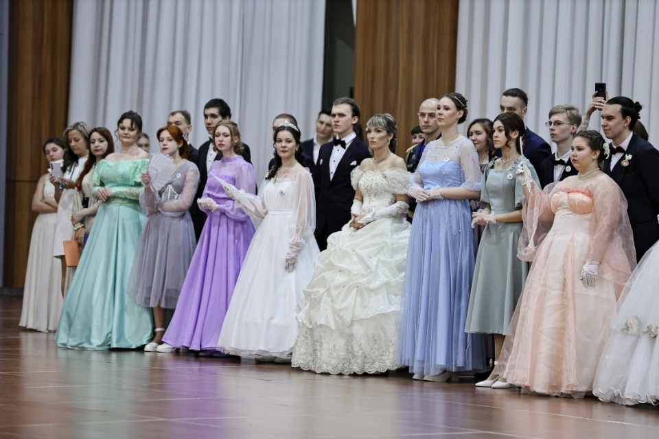 Сретенский бал прошел в Пскове Сретенский бал прошел в Пскове