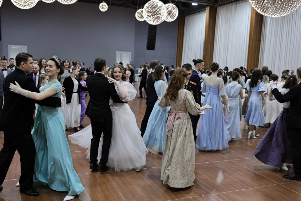 Сретенский бал прошел в Пскове Сретенский бал прошел в Пскове