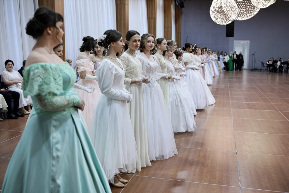 Сретенский бал прошел в Пскове Сретенский бал прошел в Пскове