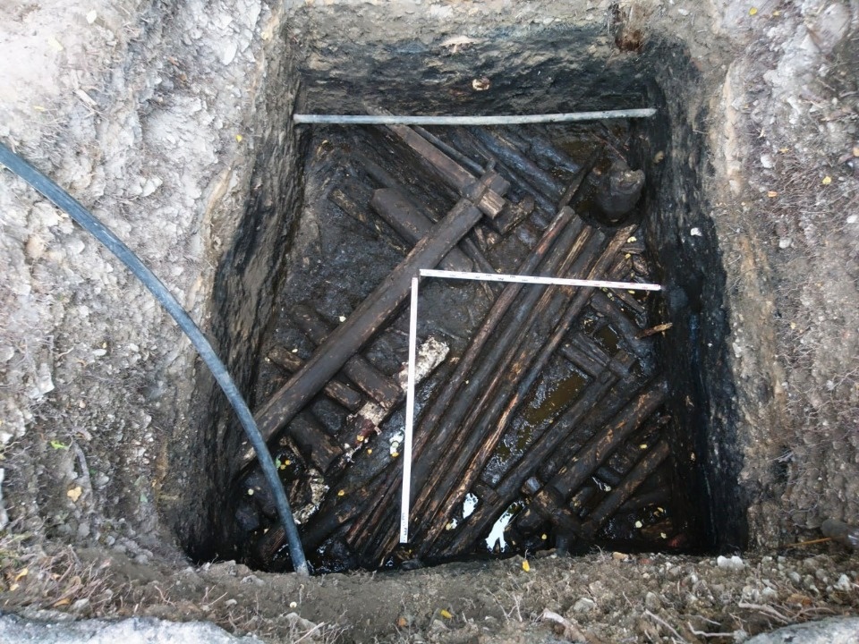 Псковские археологи рассказали о находках под фундаментом бывшего кинотеатра «Октябрь» 