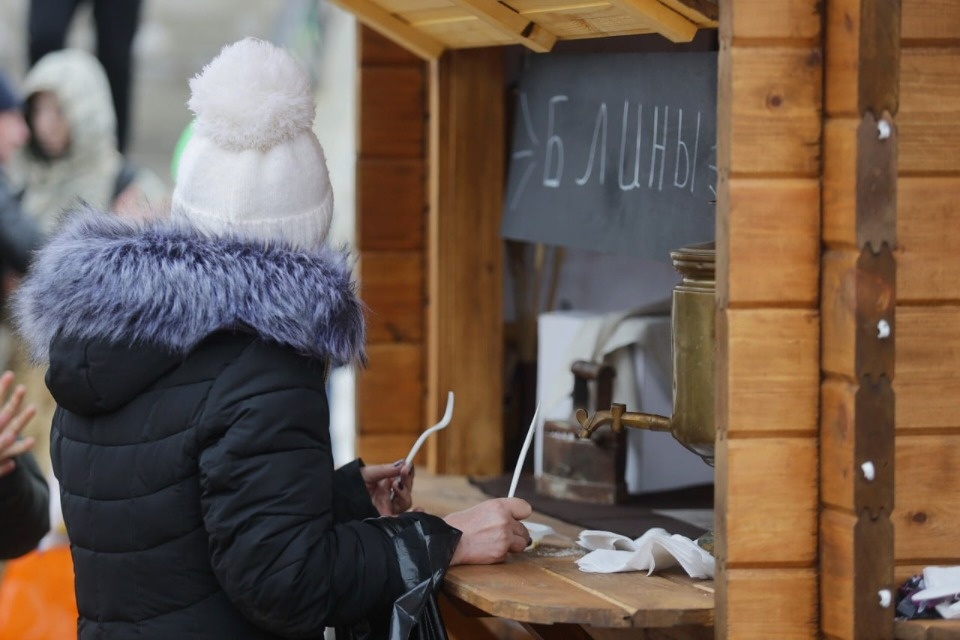 Псковичи начали праздновать Масленицу Псковичи начали праздновать Масленицу