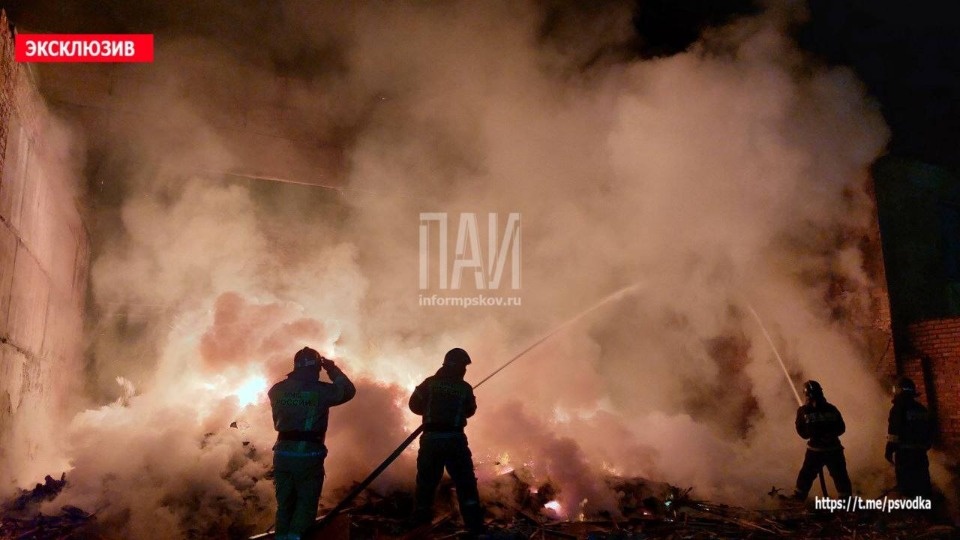 Производственное помещение горело в Великих Луках