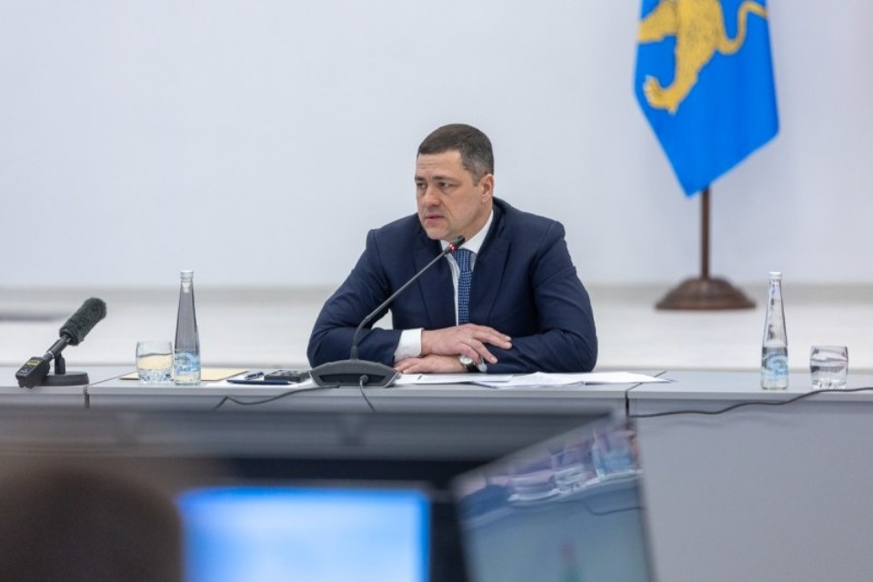 Псковский губернатор поручил оперативно исправить ситуацию с уличным освещением в регионе